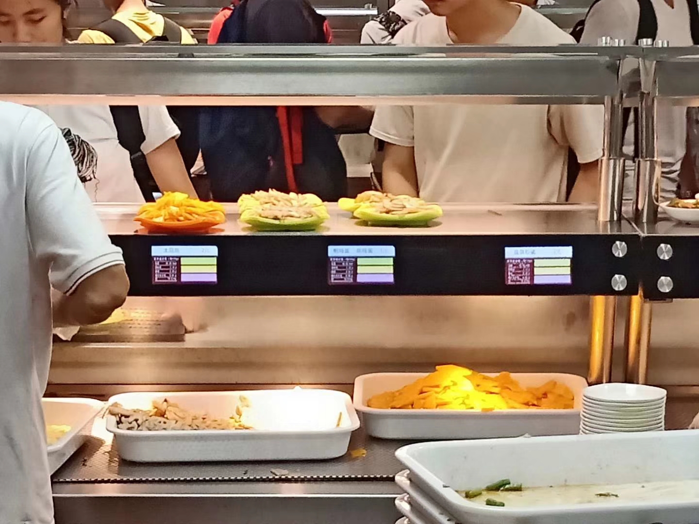 學(xué)校食堂應(yīng)用智慧食堂成本可以降低多少？