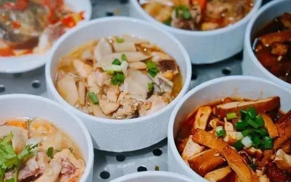 社區(qū)食堂訂餐能干嘛?是自己搭建訂餐平臺好還是加盟好？